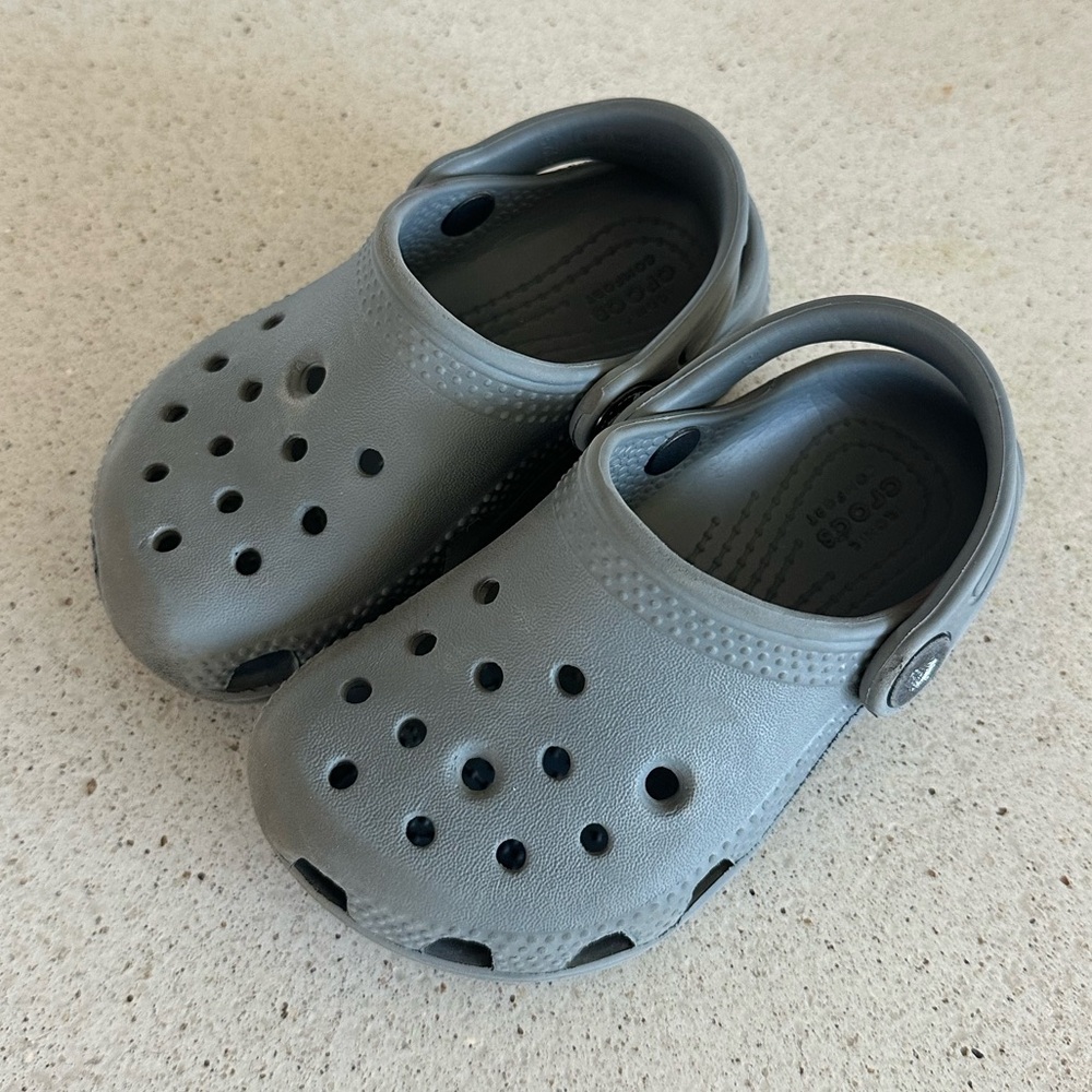 Toddler crocs size 7